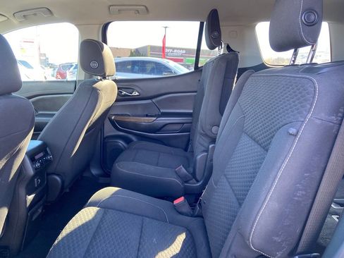 Used 2019 GMC Acadia SLE image 16