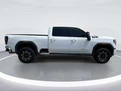 Used 2024 GMC Sierra 3500 AT4 w/ Technology Package AWD/4WD image 9