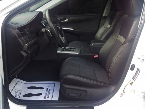 Used 2013 Toyota Camry SE FWD image 10