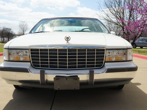 Used 1993 Cadillac Fleetwood Sedan image 24