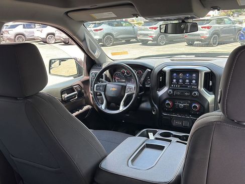 Certified 2022 Chevrolet Silverado 1500 LT AWD/4WD image 8