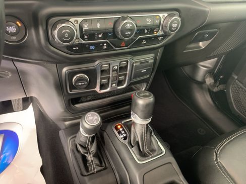 Used 2023 Jeep Wrangler Unlimited Sahara w/ Cold Weather Group AWD/4WD image 24