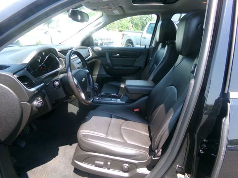 Used 2017 Chevrolet Traverse LT AWD/4WD image 14
