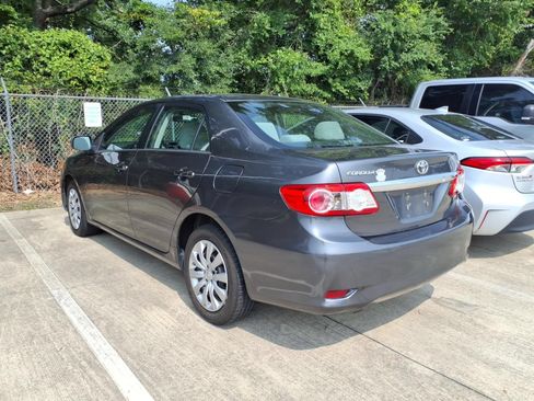 Used 2012 Toyota Corolla LE FWD image 2