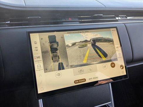 New 2025 Land Rover Range Rover SE image 13