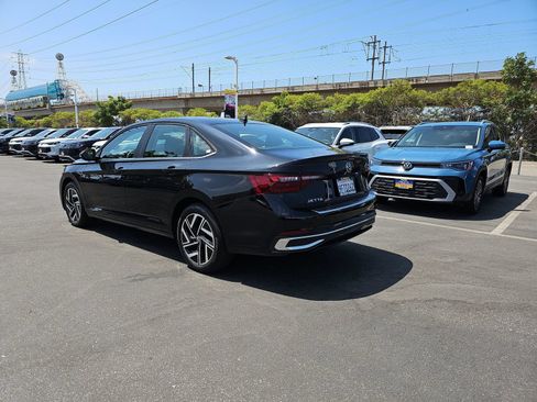 Used 2023 Volkswagen Jetta SEL FWD image 7