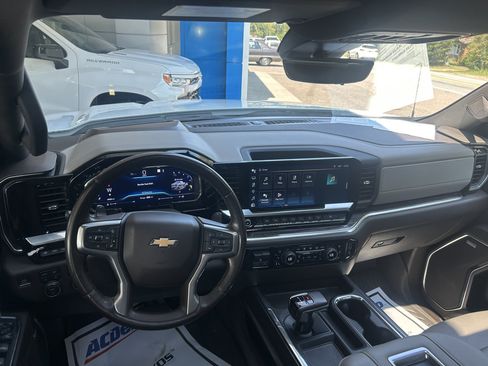 Used 2022 Chevrolet Silverado 1500 LTZ w/ LTZ Premium Package AWD/4WD image 15