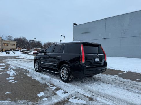 Used 2015 Cadillac Escalade Luxury image 5