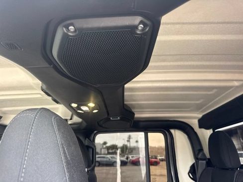 Used 2022 Jeep Gladiator Sport AWD/4WD image 45