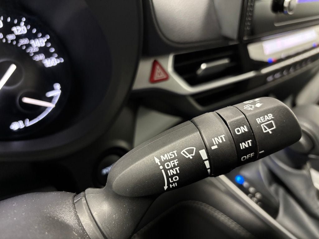Used 2026 Toyota Sienna LE AWD/4WD image 22