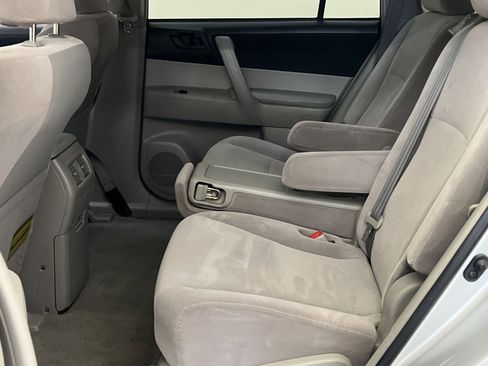 Used 2010 Toyota Highlander 2WD image 22
