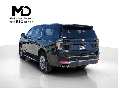 New 2026 Chevrolet Suburban Premier image 4