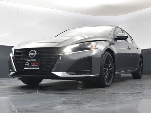 New 2025 Nissan Altima 2.5 SV w/ SV Special Edition Package image 37