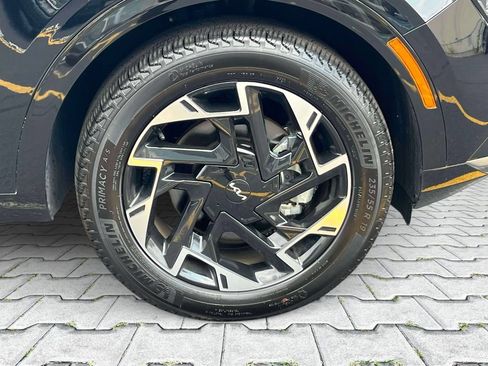 Certified 2025 Kia Sportage SX AWD/4WD image 8
