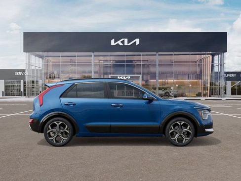 Certified 2025 Kia Niro SX Touring FWD image 7