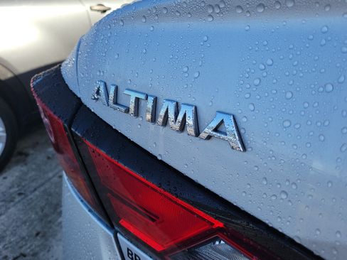 Used 2019 Nissan Altima 2.5 S FWD image 7