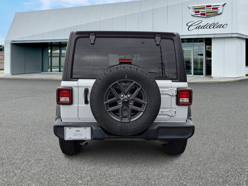 Used 2024 Jeep Wrangler Unlimited Sport AWD/4WD image 5