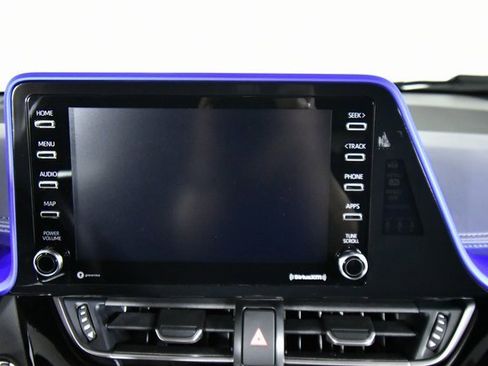 Used 2022 Toyota C-HR image 4