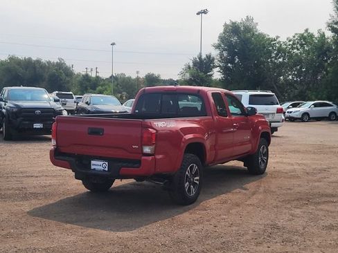 Used 2017 Toyota Tacoma TRD Sport w/ Tow Package (A/T) AWD/4WD image 6