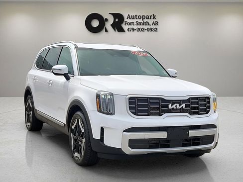 Used 2025 Kia Telluride S AWD/4WD image 1