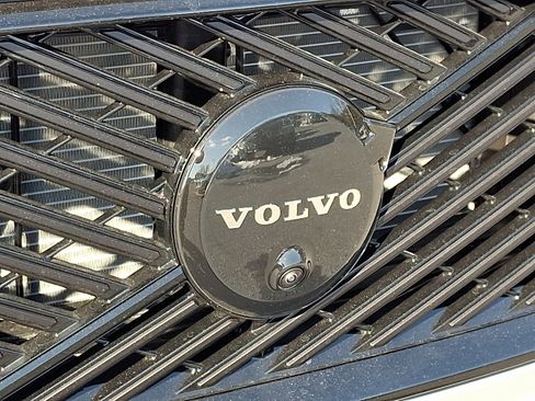 New 2026 Volvo XC60 B5 Ultra w/ Protection Package Premier image 16