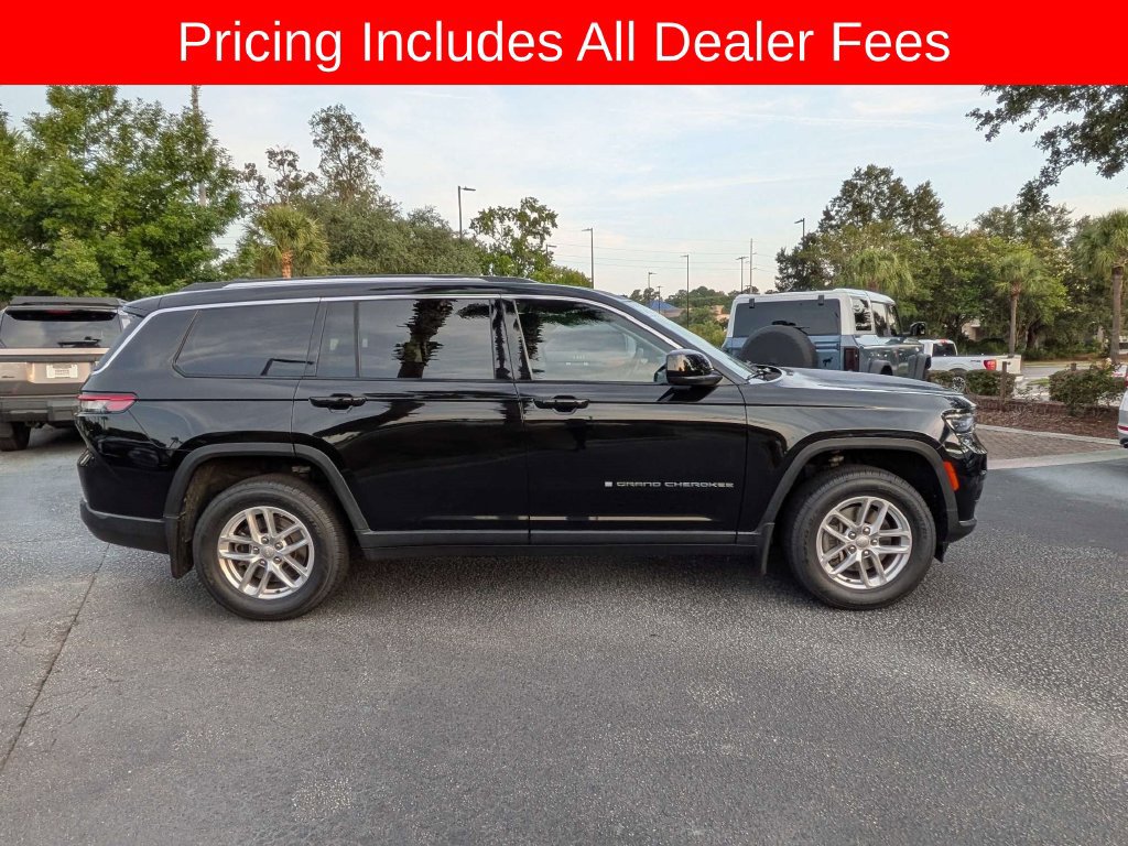 Used 2022 Jeep Grand Cherokee L Laredo w/ Luxury Tech Group I AWD/4WD image 3