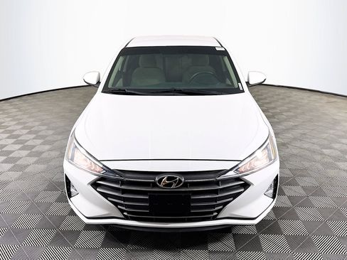 Used 2019 Hyundai Elantra SE FWD image 2
