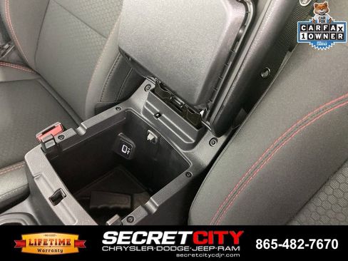 Used 2022 Jeep Wrangler Unlimited Rubicon AWD/4WD image 27