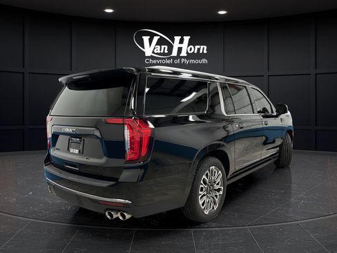 Used 2024 GMC Yukon XL Denali Ultimate AWD/4WD image 7