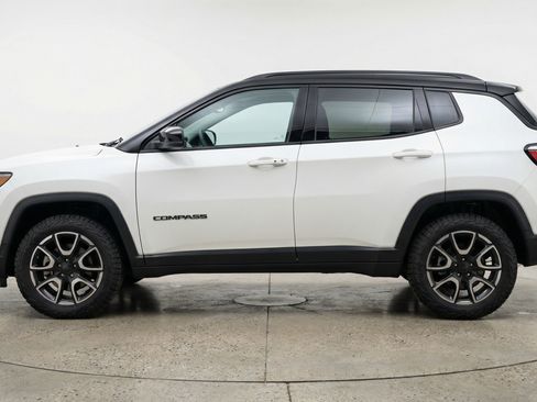 Used 2025 Jeep Compass Trailhawk AWD/4WD image 5