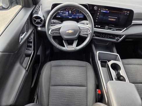 Used 2025 Chevrolet Equinox LT FWD image 13