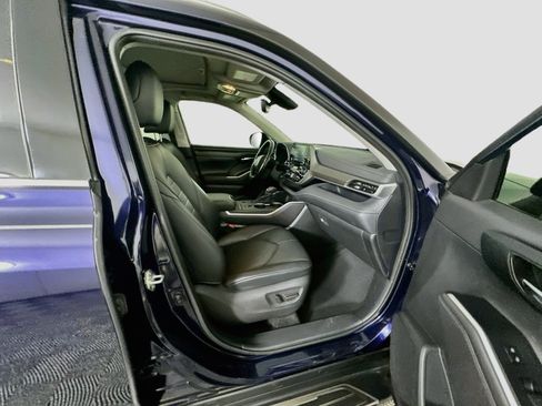 Used 2020 Toyota Highlander XLE FWD image 33