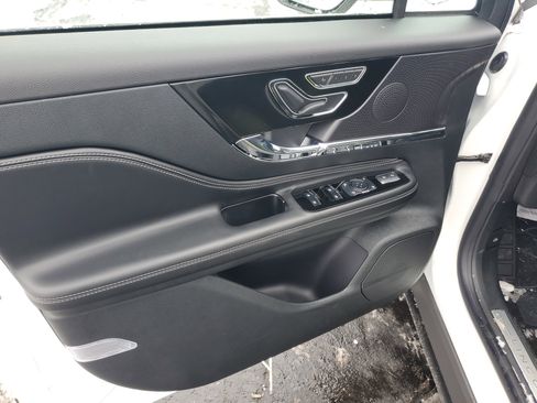 New 2026 Lincoln Corsair Premiere image 8