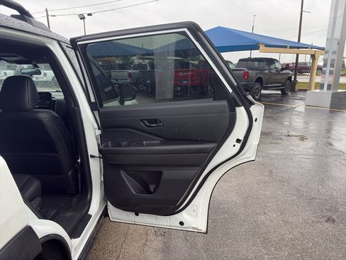 Used 2024 Nissan Pathfinder Rock Creek AWD/4WD image 16