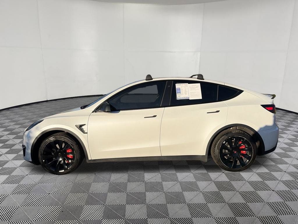 Used 2022 Tesla Model Y Long Range AWD/4WD image 5