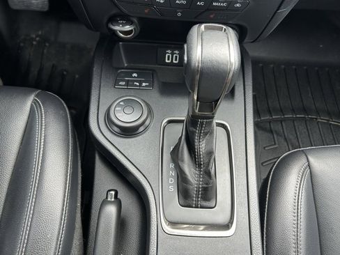 Used 2019 Ford Ranger Lariat w/ Trailer Tow Package image 25