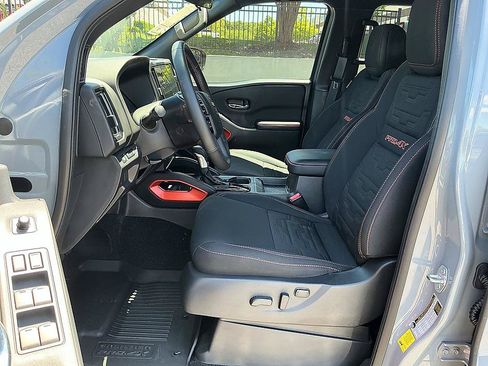 Certified 2025 Nissan Frontier PRO-4X AWD/4WD image 12