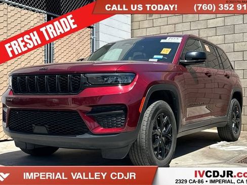 Used 2024 Jeep Grand Cherokee Altitude AWD/4WD image 1