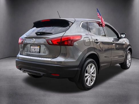 Used 2018 Nissan Rogue Sport S w/ S Appearance Package image 4