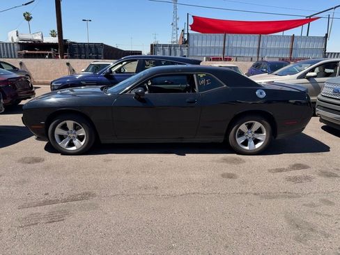 Used 2023 Dodge Challenger SXT image 3