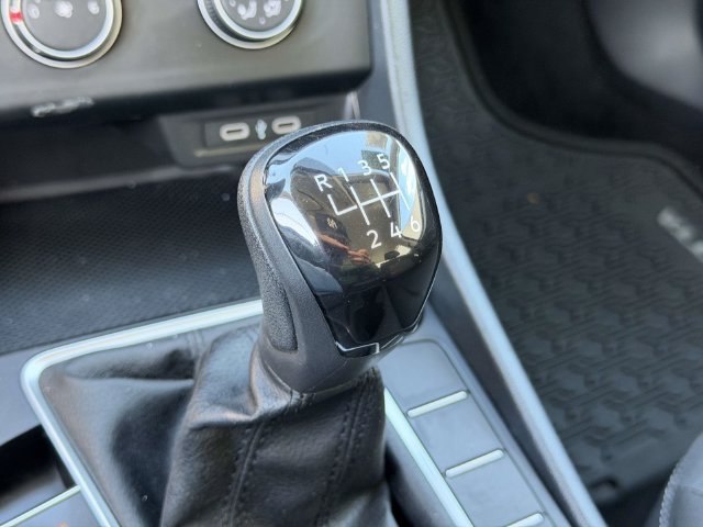 Certified 2023 Volkswagen Jetta S FWD image 28