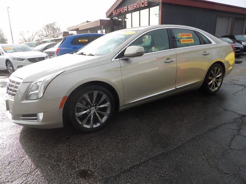 Used 2013 Cadillac XTS Luxury image 1