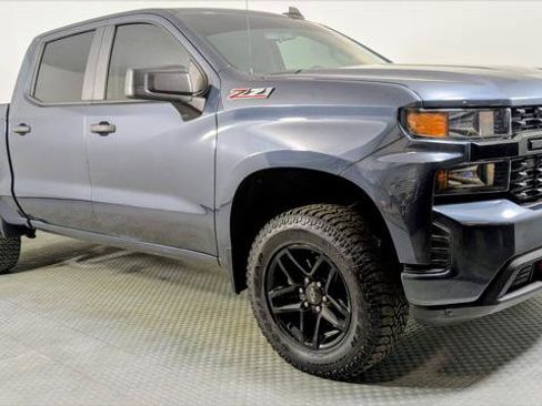 Used 2020 Chevrolet Silverado 1500 Custom Trail Boss w/ Custom Convenience Package AWD/4WD image 9