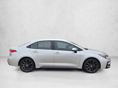 Used 2024 Toyota Corolla SE FWD image 4