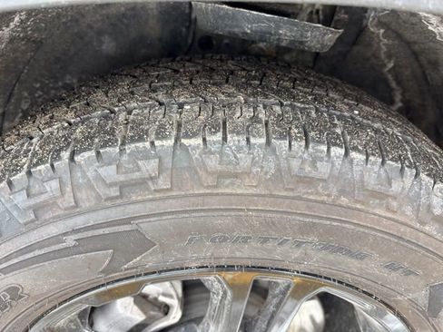 Used 2023 GMC Terrain AT4 image 13