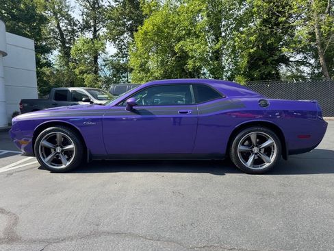 Used 2010 Dodge Challenger R/T RWD image 2