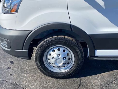 New 2025 Ford Transit 250 148 Medium Roof Extended AWD image 17