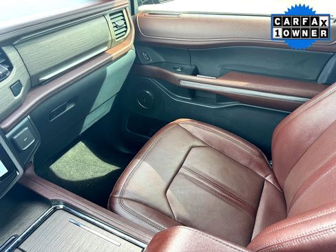 Used 2022 Ford Expedition Max Limited image 31