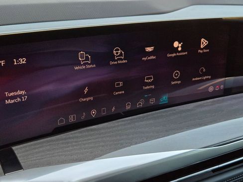 Certified 2025 Cadillac Escalade IQ Luxury 2 w/ LPO, Premium Carpet Package image 18