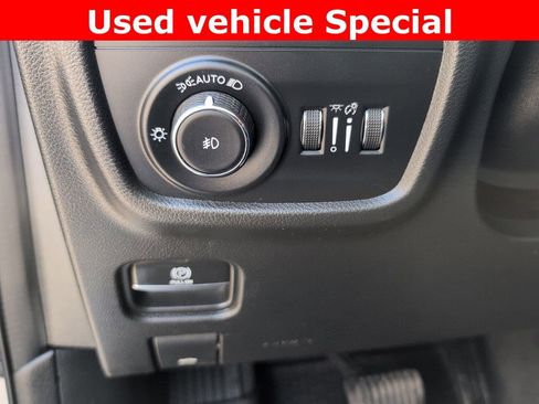 Used 2022 Jeep Grand Cherokee L Overland w/ Luxury Tech Group IV image 12